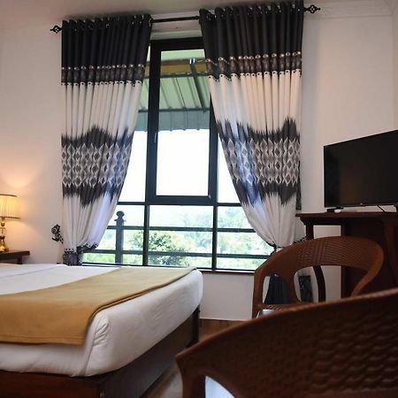 Centauria Hill Resort Ратнапура Екстериор снимка
