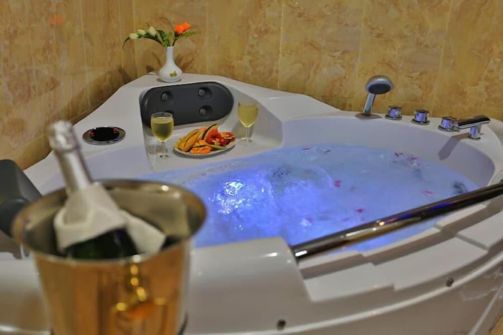 Centauria Hill Resort Ратнапура Екстериор снимка