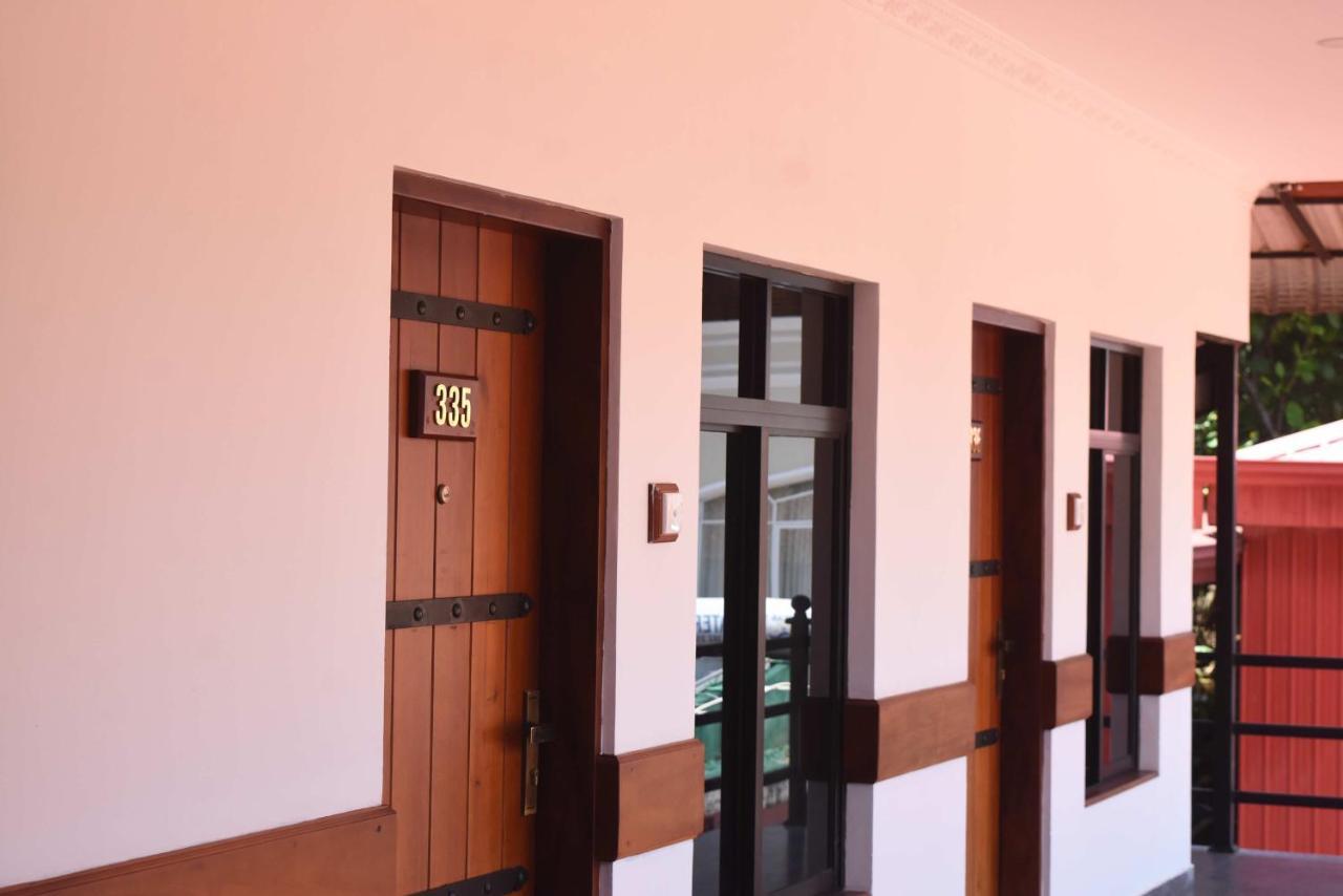 Centauria Hill Resort Ратнапура Екстериор снимка
