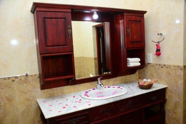 Centauria Hill Resort Ратнапура Екстериор снимка