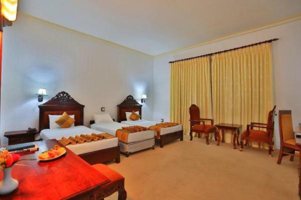 Centauria Hill Resort Ратнапура Екстериор снимка