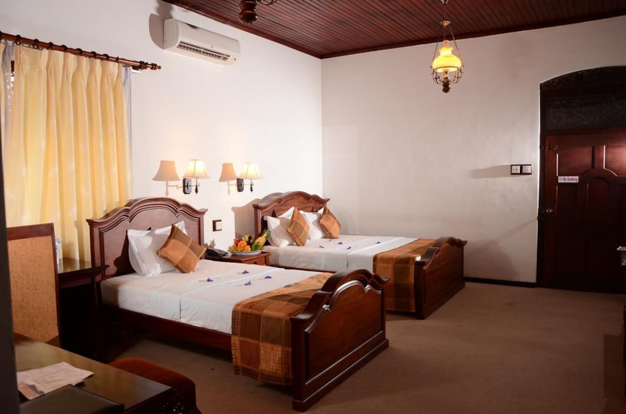 Centauria Hill Resort Ратнапура Екстериор снимка