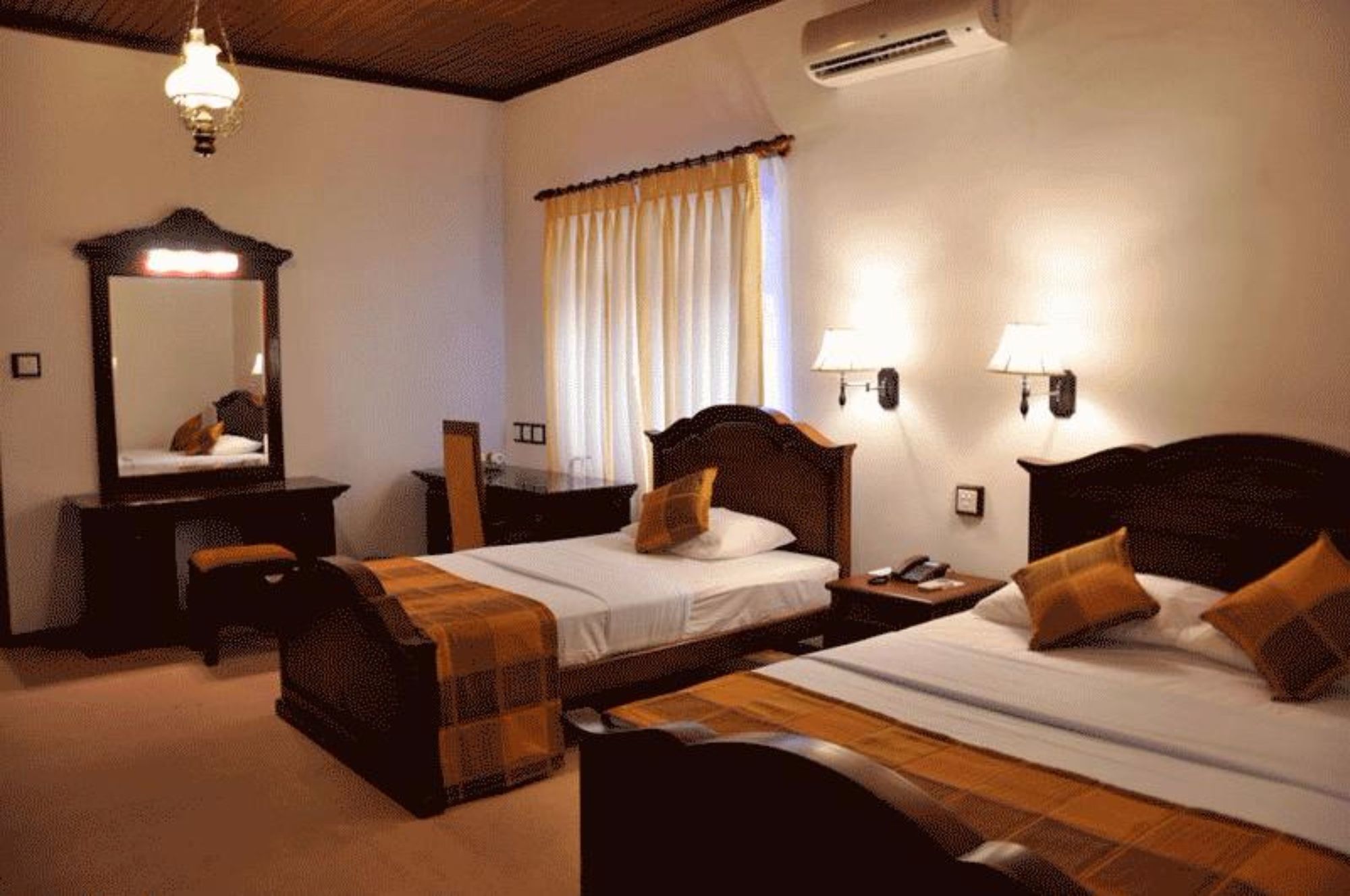 Centauria Hill Resort Ратнапура Екстериор снимка