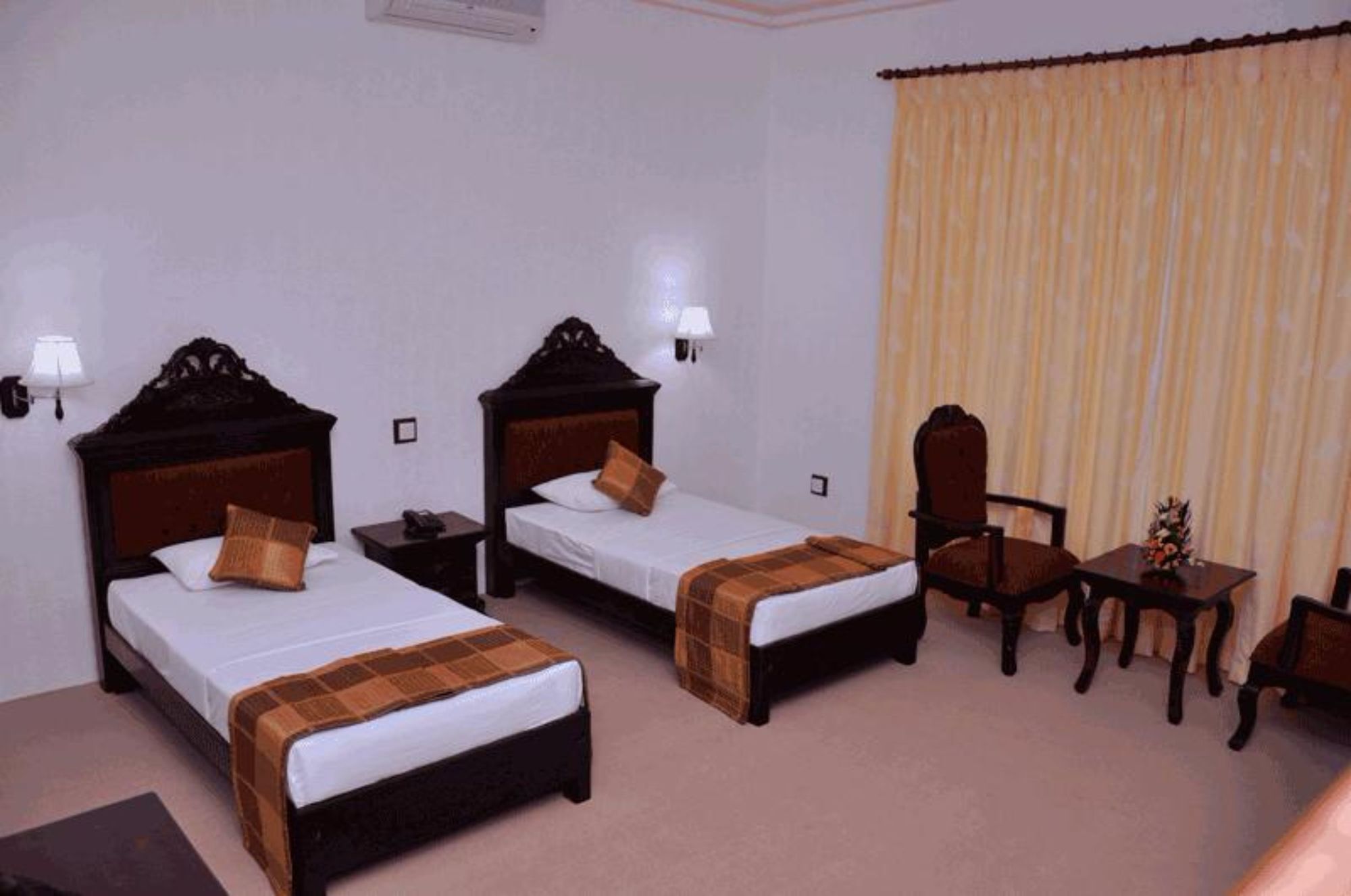Centauria Hill Resort Ратнапура Екстериор снимка