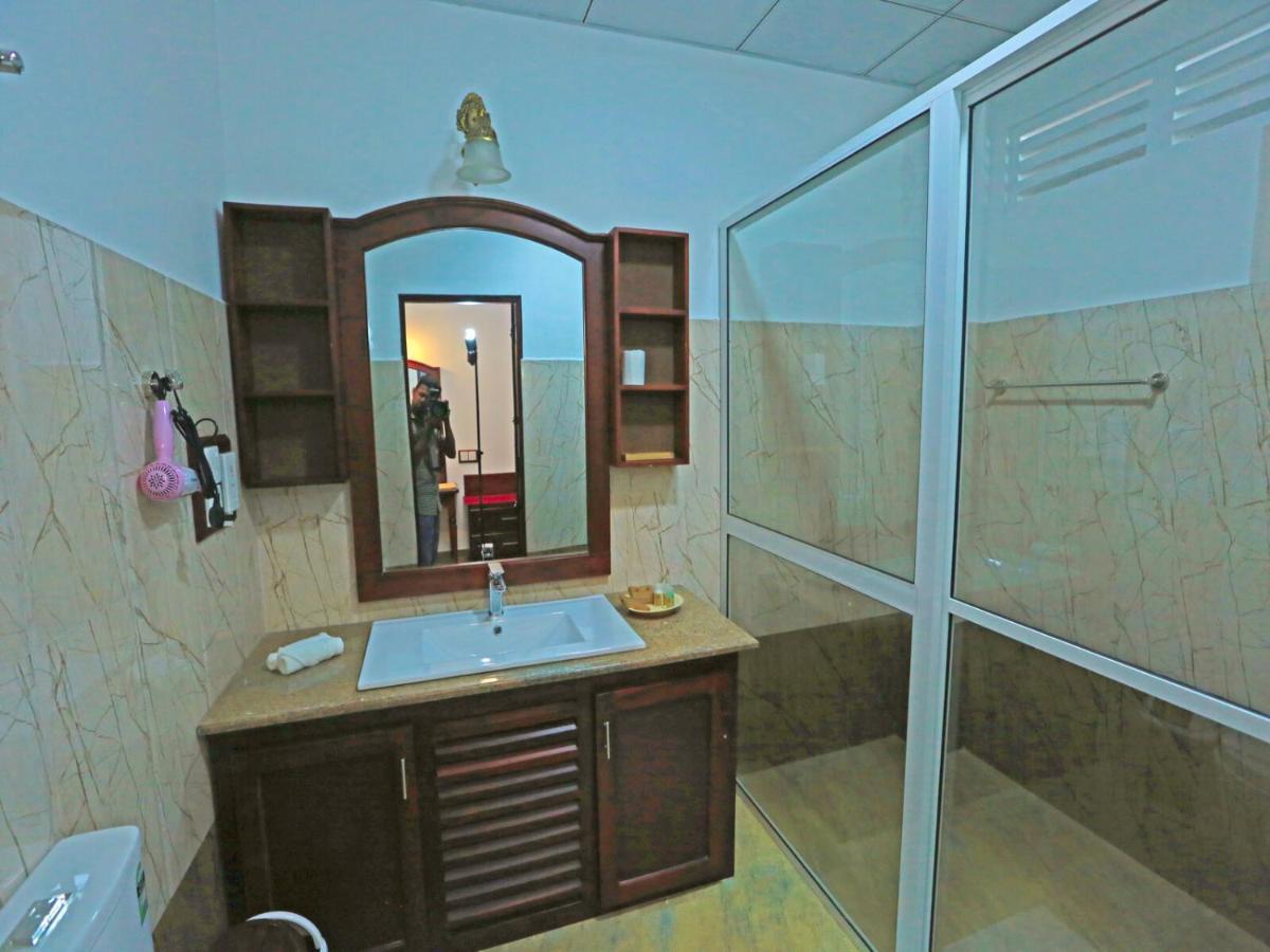 Centauria Hill Resort Ратнапура Екстериор снимка